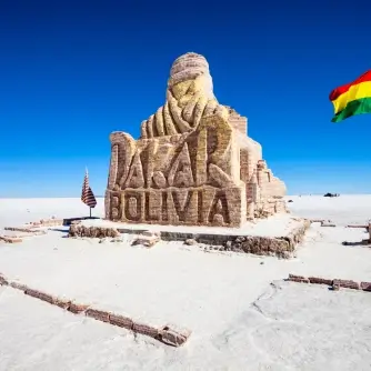 Monumento Dakar na Salar de Uyuni, Bolívia
